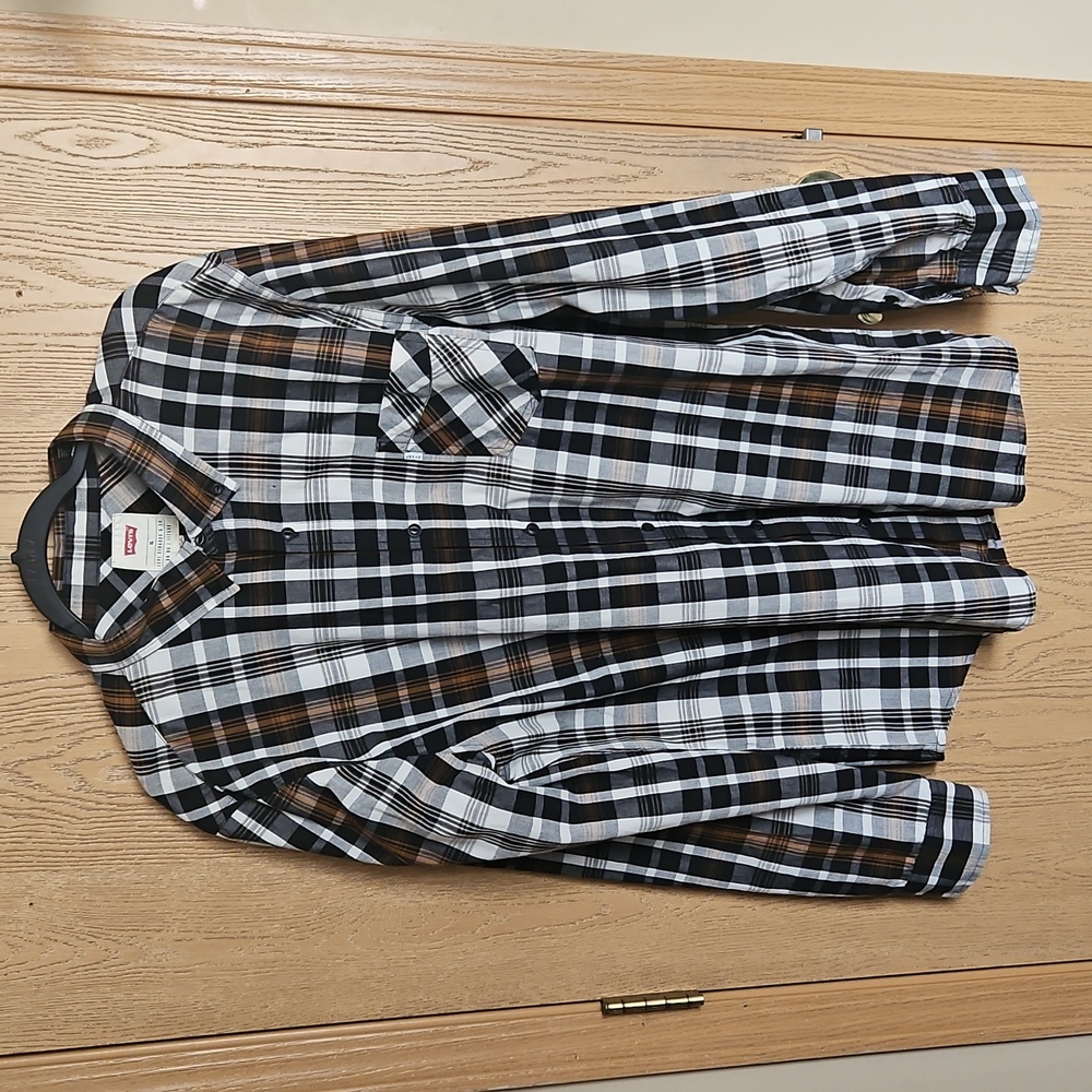 Levis button down shirt